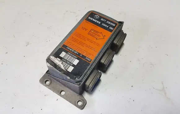 BMW 5 E34 Airbag control unit/module 8353598