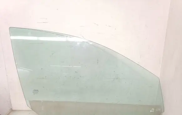Volvo V70 Front door window glass four-door AS2