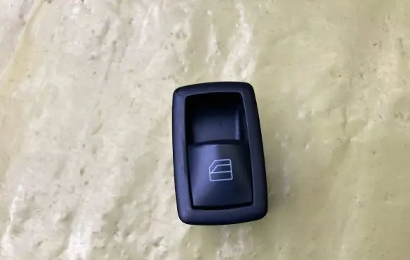 Mercedes-Benz B W245 Electric window control switch A2518200510