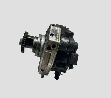 Mercedes-Benz E W211 Fuel injection high pressure pump A6420700201 0445010095