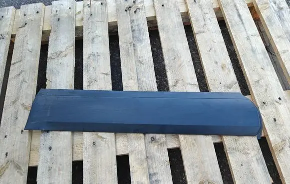 Volkswagen Touareg I Rear door trim (molding) 7L6839787D