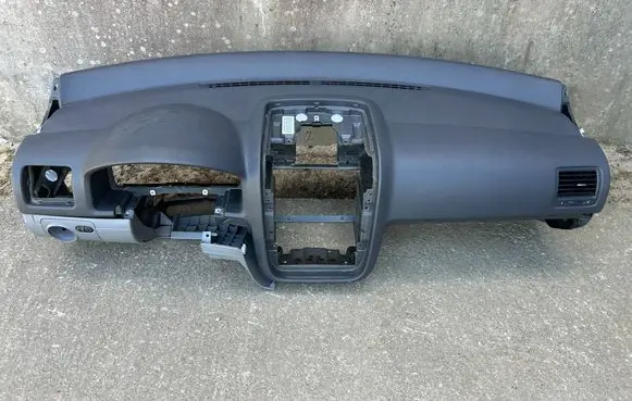Volkswagen Golf V Central console control unit 