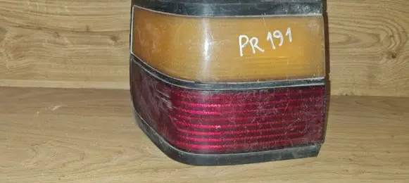Volkswagen PASSAT B3 Rear/tail lights 357945111