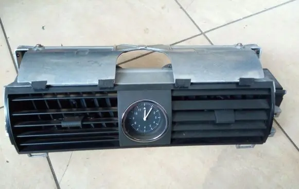 Volkswagen Phaeton Dash center air vent grill 3D1853578