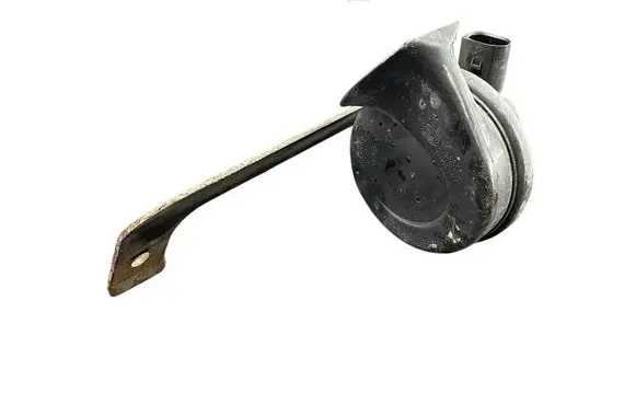 Volkswagen Touareg I Horn signal 7L6951186