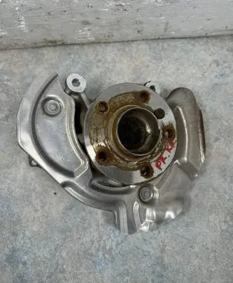 BMW i3 Front wheel hub 6852159 31216852159