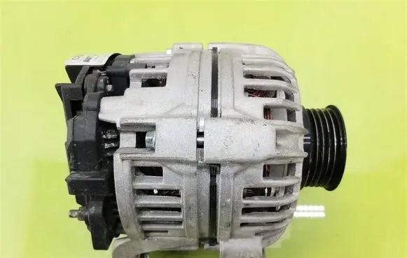 Opel Meriva B Generator/alternator CBA1747