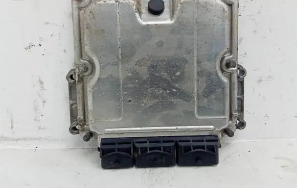Opel Vivaro Engine control unit/module 8200204836 0281010632 HOM8200051608