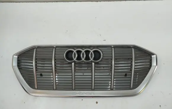 Front bumper upper radiator grill
