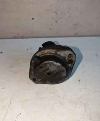 BMW 5 E60 E61 Engine mount bracket
