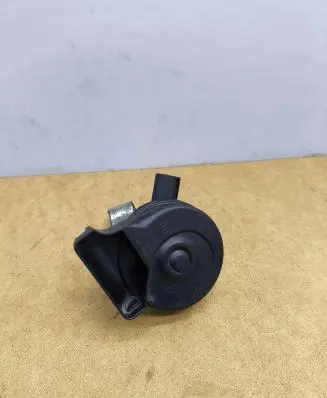 Mercedes-Benz E W211 Horn signal A0065428020 02500H3 132B16