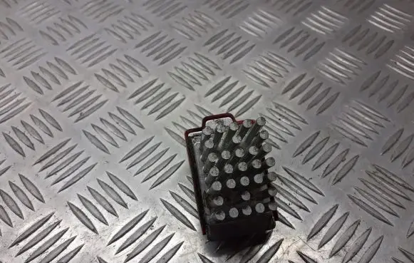 Seat Toledo II (1M) Heater blower fan relay 1J0907521
