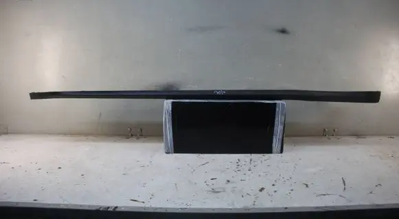 Foot area side trim