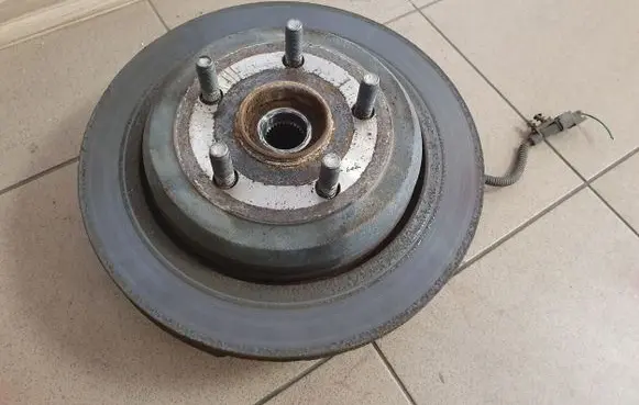 Jeep Grand Cherokee Rear wheel hub