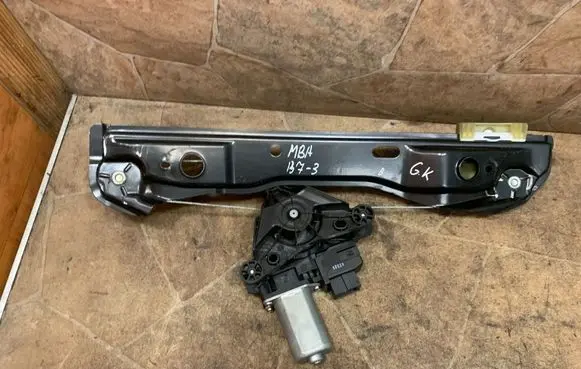Mercedes-Benz B W246 W242 Rear door window regulator with motor 