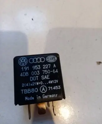 Volkswagen PASSAT B4 Other relay 191953227A 4DB00375064
