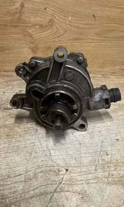 Volvo V60 Vacuum pump 31375107