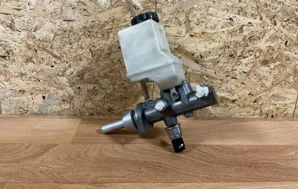Citroen C5 Master brake cylinder 0204221957