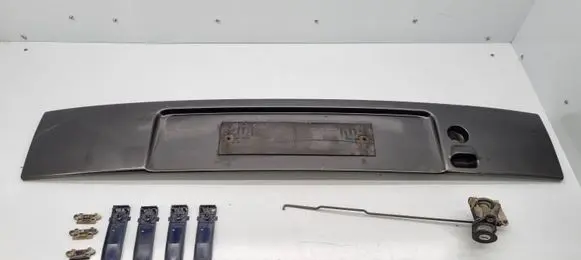 Opel Astra F Tailgate trim 90518262 90414801