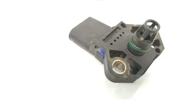 Volkswagen PASSAT B6 Intake air temperature sensor 038906051B 0281002399