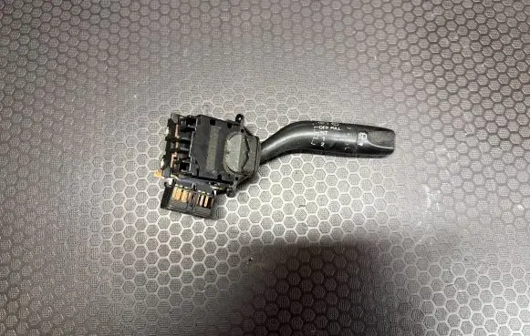 Mazda 626 Wiper control stalk 17B122