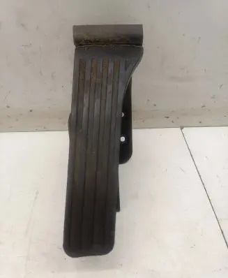 Mercedes-Benz E W212 Accelerator throttle pedal A2043000004