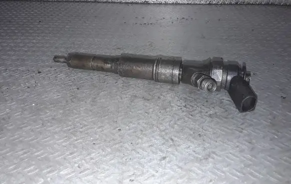 BMW 5 E60 E61 Fuel injector 0445110131