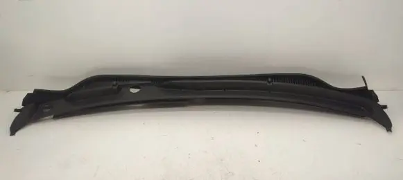 Suzuki SX4 S-Cross Wiper trim