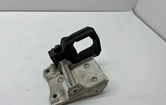 BMW 5 F10 F11 Radiator mount bracket 7186513 7207151 74314910