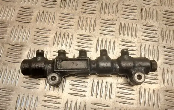 Ford Focus Fuel main line pipe