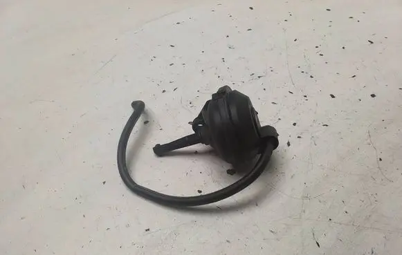 BMW 3 E46 Vacuum valve 71424212