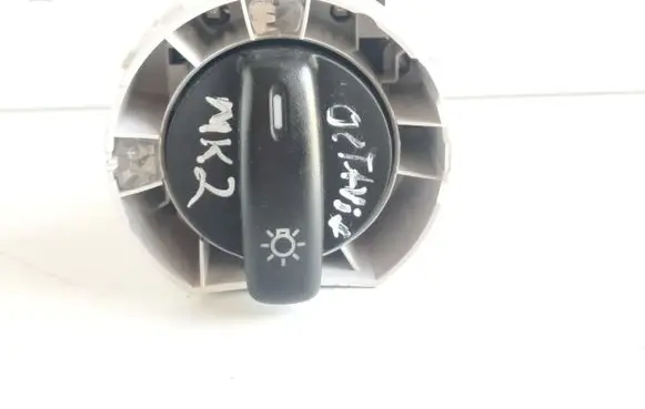 Skoda Octavia Mk2 (1Z) Light switch 1Z0941431A