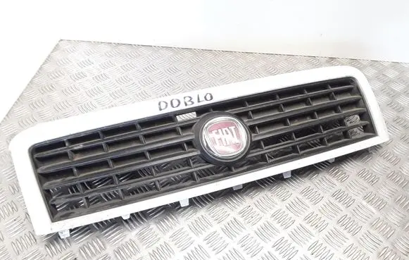 Fiat Doblo Front bumper upper radiator grill 735395576