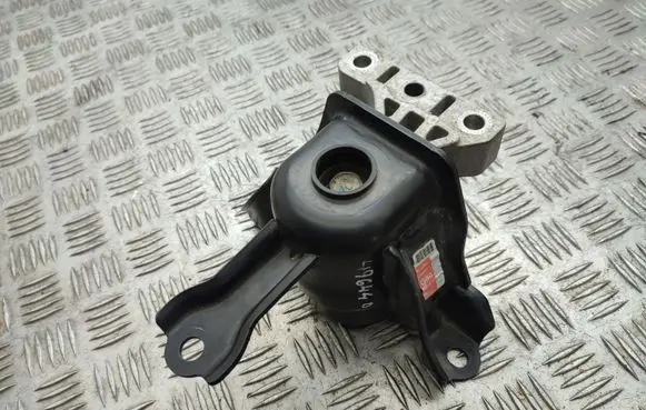 KIA Picanto Engine mount bracket