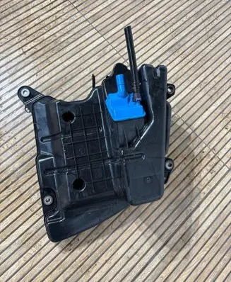 Audi A4 S4 B9 AdBlue liquid reservoir 8w0131969j