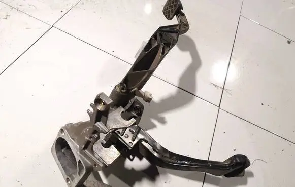 Audi A4 S4 B5 8D Brake pedal 