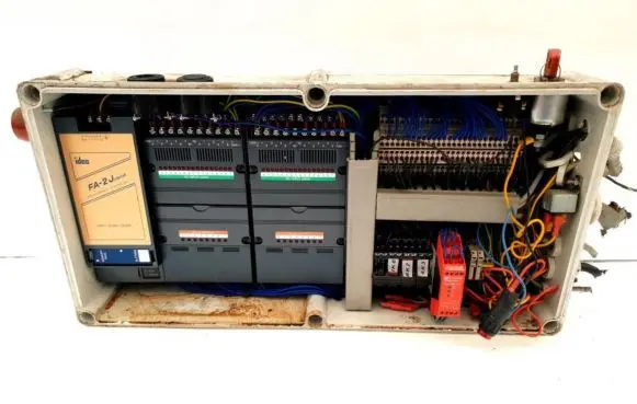 Mitsubishi Canter Fuse box set