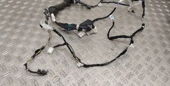 Toyota Auris E180 Front door wiring loom 821510Z320H