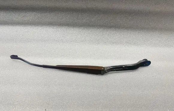 Mitsubishi Eclipse (D21A/D22A/D27A) Front wiper blade arm 6268000D