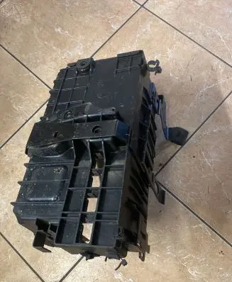 Opel Astra J Battery box tray 