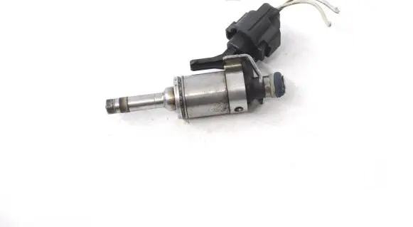 BMW 1 F20 F21 Fuel injector 7591623