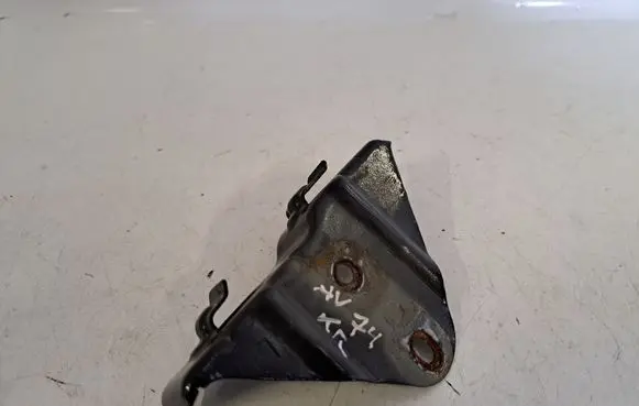 Toyota Avensis T250 Headlight/headlamp mounting bracket 5208205020