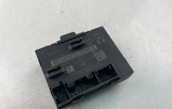 Volkswagen Tiguan Other control units/modules 5Q0959595E
