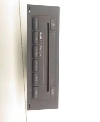 Audi A4 S4 B7 8E 8H CD/DVD changer 8E0035111D CXCA1492GC AUZ5ZAF2108478