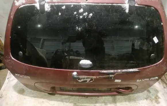 Hyundai Santa Fe Tailgate/trunk/boot lid RAUDONAS