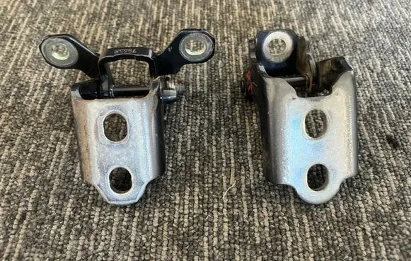 Renault Megane IV Front door upper hinge 6236R