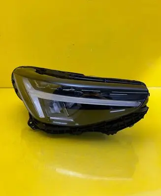 Volvo XC40 Headlight/headlamp 32338909