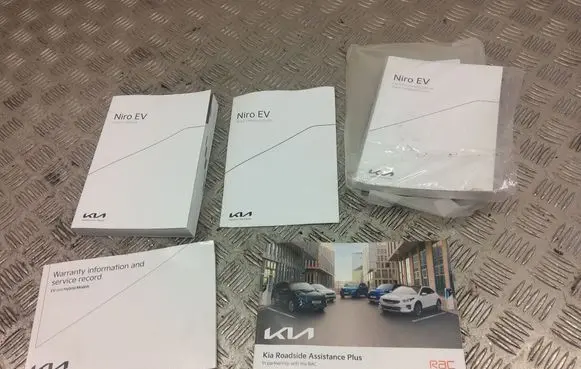 KIA Niro Owners service history hand book 