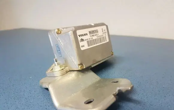 Volvo V70 ESP acceleration yaw rate sensor 8688068