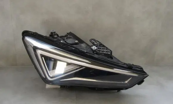 Seat Leon IV Headlight/headlamp